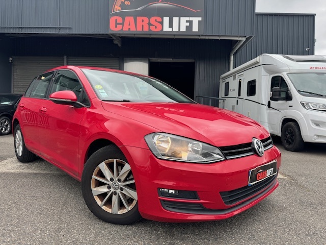 VOLKSWAGEN GOLF - VII 5 PORTES 1.6 TDI BLUE MOTION 105 CV ,FINITION CONFORTLINE,SUIVI COMPLET , GARANTIE 6 MOIS (2015)