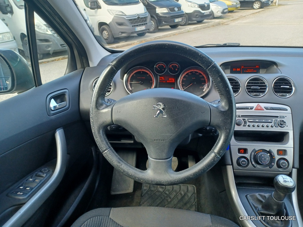 Peugeot 308 - 1.6 HDI 90CV BUSINESS DESIGN
